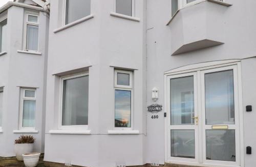 Bare House | Marilyn