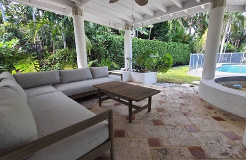 Northeast Miami House | Marilyn Monroe Waterfront Home with Pool & Dock
