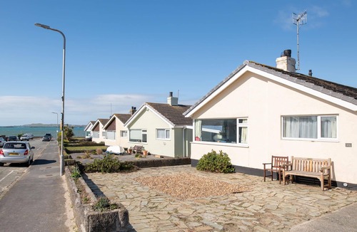Rhosneigr Cottage | Marimar : Charming 3‑Bed Pet-Friendly Bungalow Steps from Rhosneigr Beach | Managed by Anglesey Holi