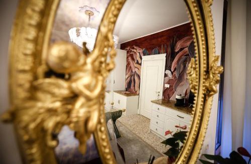 Santa Croce Apartment | Marin & Kristi