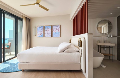 Villeneuve Loubet Beach Hotel | Marina Baie des Anges Hotel, Curio Collection by Hilton