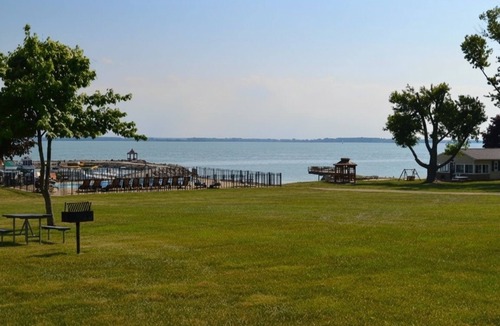 Marblehead Cottage | Marina Breeze 2BR Cottage #8 at South Beach Resort — Marina, Pools, Beach