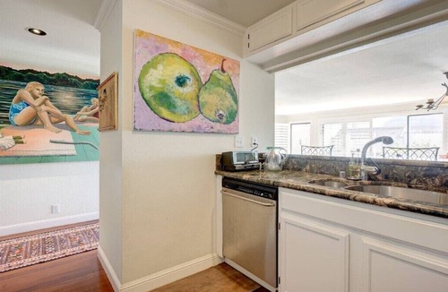 Marina District Condo | "Marina Designer Showplace Home" 1 min away from "Beach" & "Palace of Fine Arts"