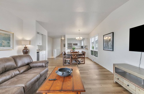 Algoma Condo | Marina-Front Retreat - Steps to Beach, Wine & Water