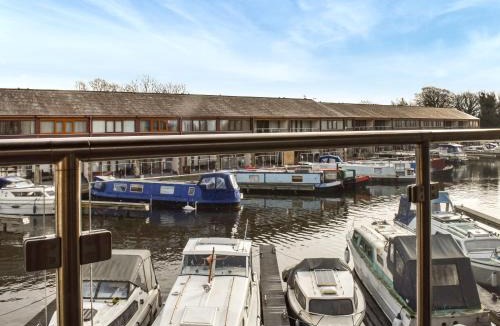 Tewitfield House | Marina Haven