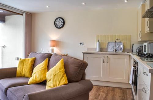 Tewitfield House | Marina Haven