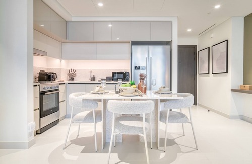 Dubai Marina Apartment | Marina Luxe 2BR | Emaar Beachfront