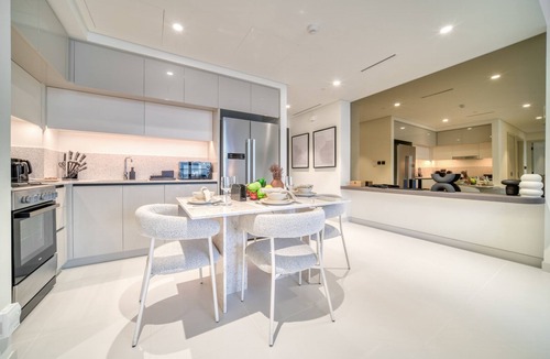 Dubai Marina Apartment | Marina Luxe 2BR | Emaar Beachfront