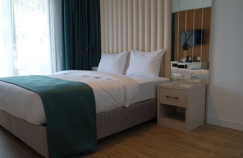 Akyaka City Center Hotel | Marina Port Akyaka