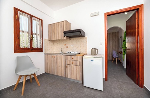 Perivolos Apartment | Marina's studios