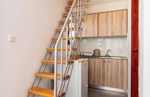 Perivolos Apartment | Marina's studios