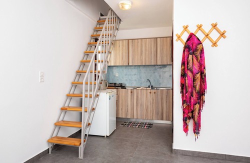Perivolos Apartment | Marina's studios