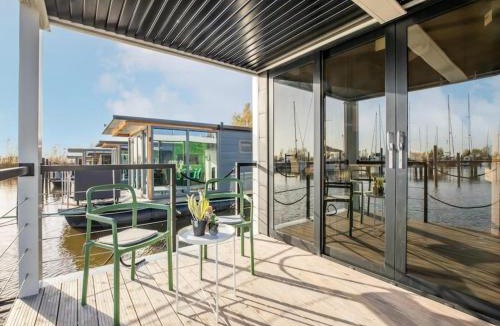 Volendam House | Marina Sunrise