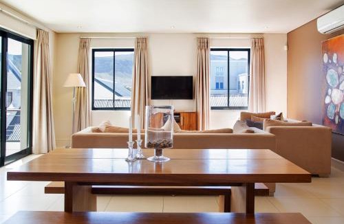 Hermanus City-Centre Apartment | Marine Square Luxury Suites