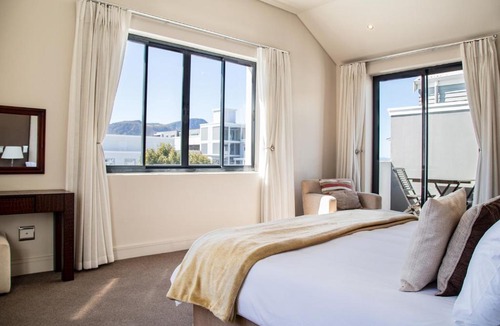 Hermanus City-Centre Apartment | Marine Square Luxury Suites