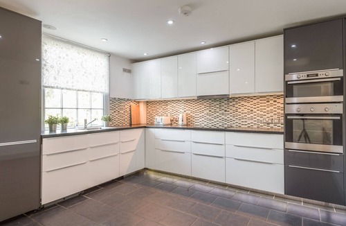Shrewsbury Cottage | MARINE TERRACE, pet friendly, luxury holiday cottage in Shrewsbury