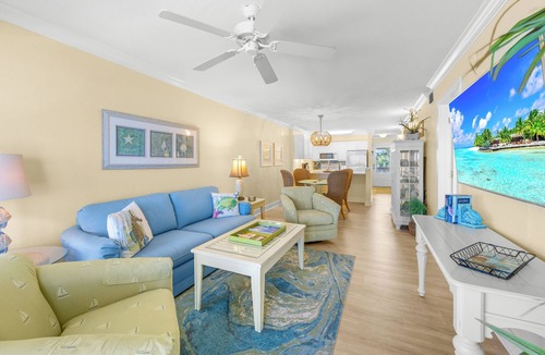 Sanibel Condo | Mariner Pointe 1042: Gorgeous & Expansive Bay Front Views & Great Location!
