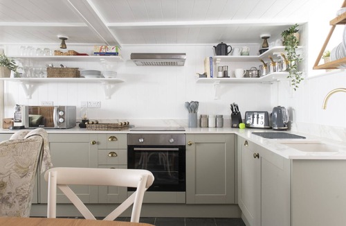 Mousehole Cottage | Mariners Cottage - a beautifully refurbished pet friendly 18th Century fisherman's cottage with sea
