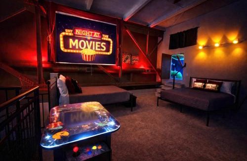 Sandusky House | Mario Room Waterfront Downtown View Cedar Point!