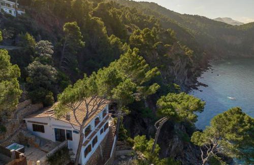 Banyalbufar Villa | Maripins. Villa con jacuzzi y vistas únicas al mar
