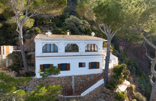Banyalbufar Villa | Maripins. Villa con jacuzzi y vistas únicas al mar