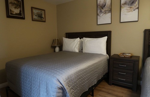Valle Bed & Breakfast | Mariposa #3 .