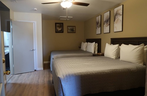 Valle Bed & Breakfast | Mariposa #3 .
