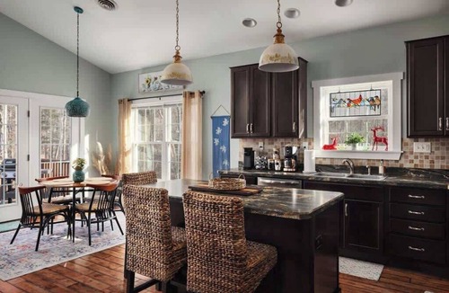 Berkeley Springs House | Mariposa Cottage · Hot Tub, Fire Pit & Creek Views