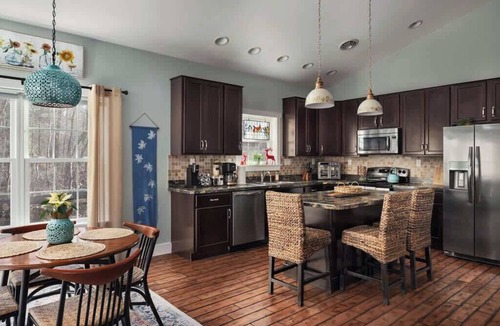 Berkeley Springs House | Mariposa Cottage · Hot Tub, Fire Pit & Creek Views
