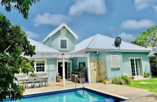 Mullins Villa | Mariposa House
