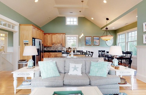 Cape Fear Station House | Maritime Forest retreat close to East Beach!
