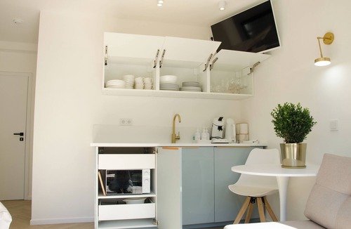 Eidelstedt Apartment | Maritime studio with spacious balcony. Free parking on the street
