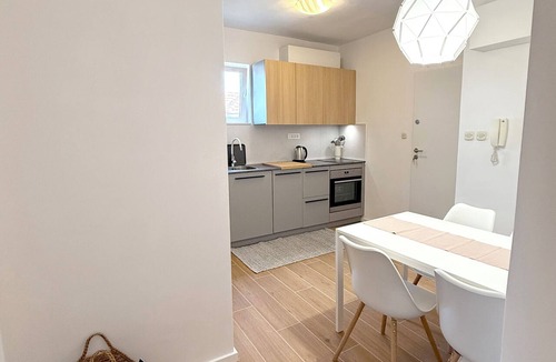 Split Apartment | Marjan Hill Apartment - close to center & own garage