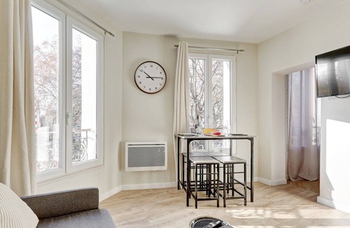 Porte-Saint-Martin Apartment | Mark 22 - Large studio Canal Saint-Martin views