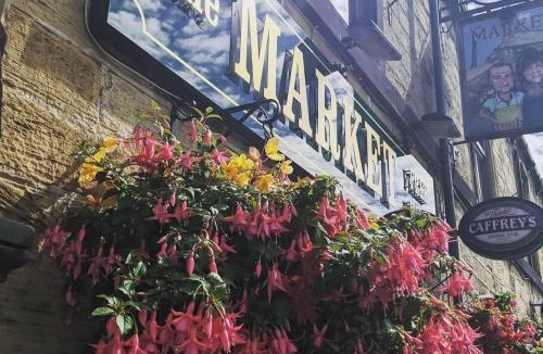Barnsley Apartment | Market