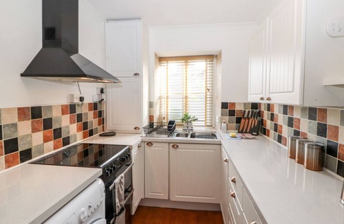 Kirkby Lonsdale Cottage | Market Square Maisonette, Cumbria. TV.