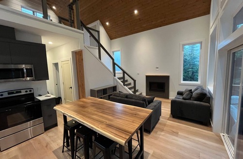 Courtenay Ski Chalet | Marmot Chalet - Mount Washington