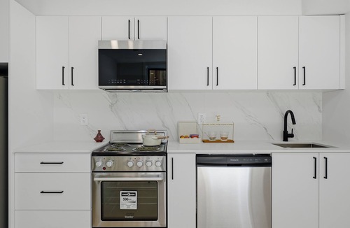 Marpole House | Marpole Modern Stay 2 BR Near YVR