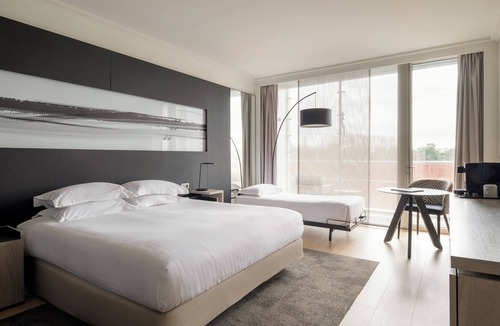 6th Arrondissement Hotel | Marriott Lyon Cité Internationale