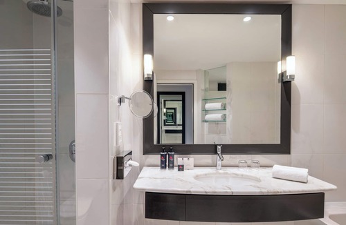 6th Arrondissement Hotel | Marriott Lyon Cité Internationale