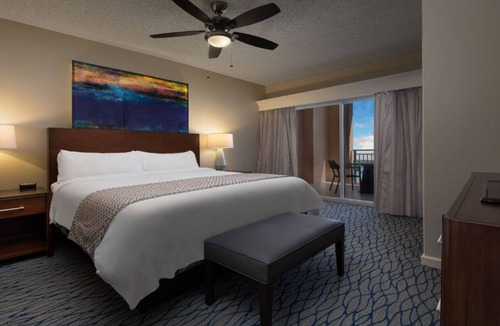 Central Beach Resort | Marriott's BeachPlace Towers 1 Bedroom