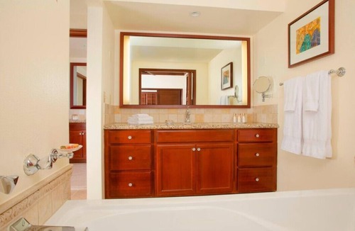 Ko Olina Resort | Marriott's Ko Olina Beach Club, 2 bedrms, 2 bathrms, Ocean View, sleep 8 people