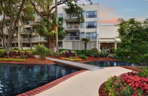 Beach Lagoon Resort | Marriott's Monarch on the Beach at Sea Pines with a lovely nGarden View