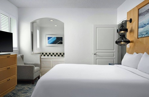 Palm Beach Shores Resort | Marriott's Ocean Pointe 1 Bedroom Ocean Side