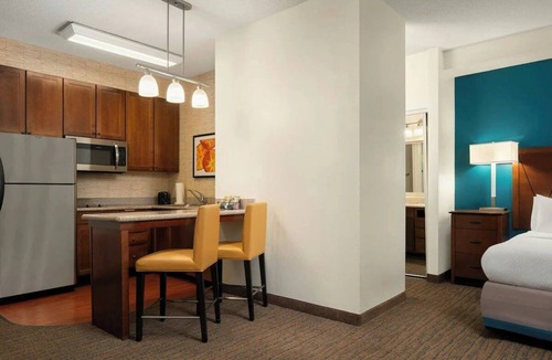 Salisbury Hotel | Marriott Salisbury | Studio King | Near Airport, Perdue HQ | 2 Units