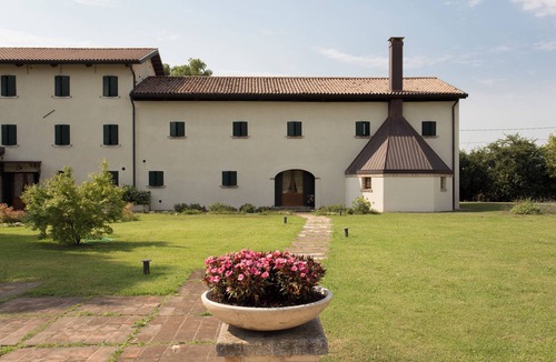 Spresiano House | Marron Room