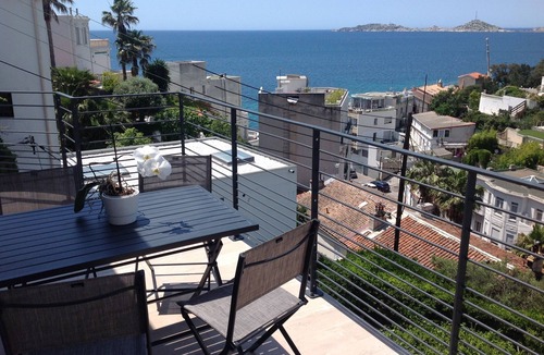 Roucas-Blanc House | Marseille corniche sea view suite