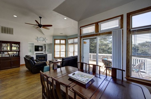 Monteray Shores House | MarshMellow: Corolla Soundside Oasis with Premium Amenities