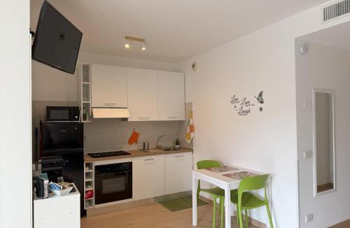 Vimodrone Apartment | MarteNik Apartment, vicino San Raffaele e Milano