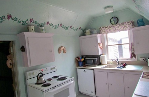 East Chop House | Martha's Vineyard Oak Bluffs East Chop Summer Vacation Rental Home 4 Bedroom